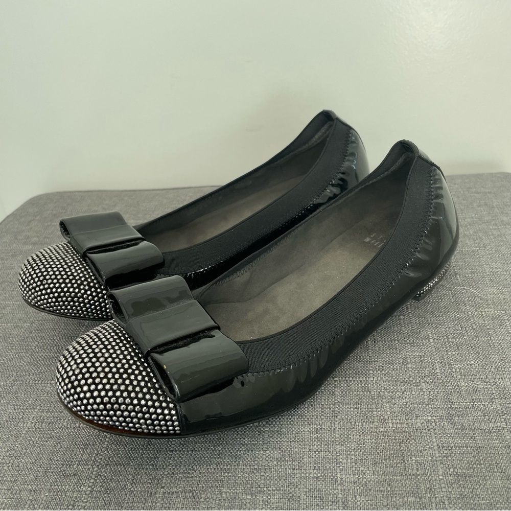 STUART WEITZMAN Cabot Flats Patent Leather Bow Studded - Black Size 6.5 - Picture 1 of 9